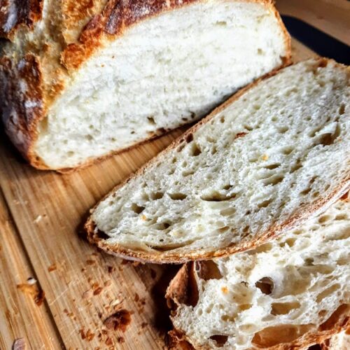 Dutch Oven Bread (No Knead) • Longbourn Farm